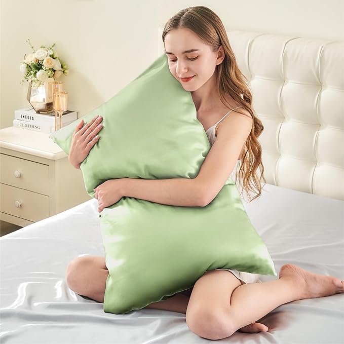 INFIIXSO Mulberry Silk Pillowcase for Hair and Skin, Silk Pillow Cases Standard Size with Hidden Zipper 20"x26", Extraordinary Smooth and Soft Cooling Pillow Cases for Hot Sleepers(Sage Green, 1 Pack)