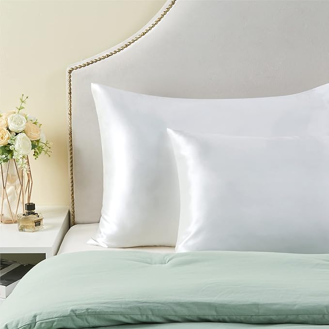 BEDELITE Satin Pillowcase with Zipper, White Pillow Cases Queen Size Set of 2, Super Soft and Cooling Similar to Silk Pillow Cases, Gift for Women Men(20x30 Inches)