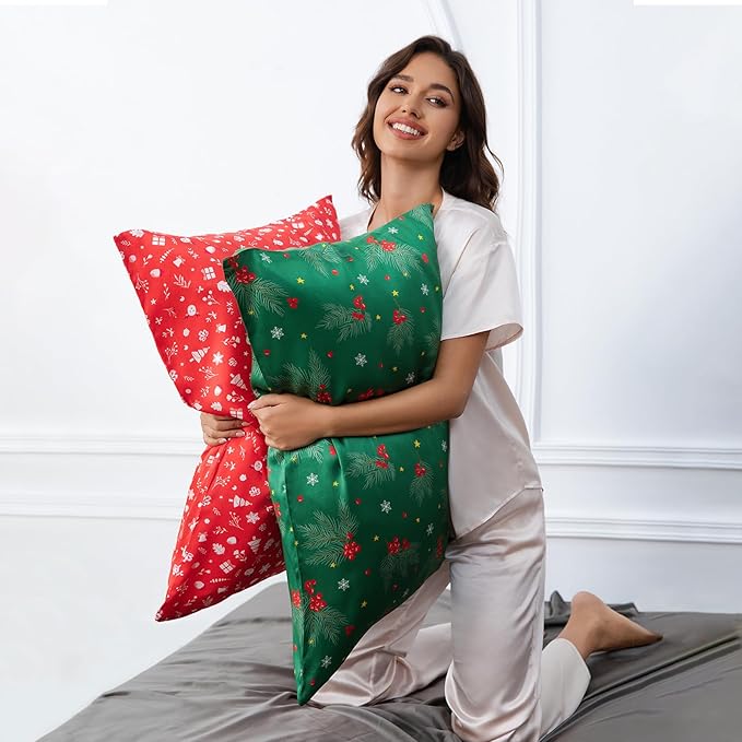 THXSILK Christmas Style 6A+ Grade Mulberry Silk Pillowcase for Hair and Skin, 22 Momme 100% Pure Silk Pillow Case with Hidden Zipper, Christmas Holly Printed Pillow Cover(Standard Size 20"x26", Green)